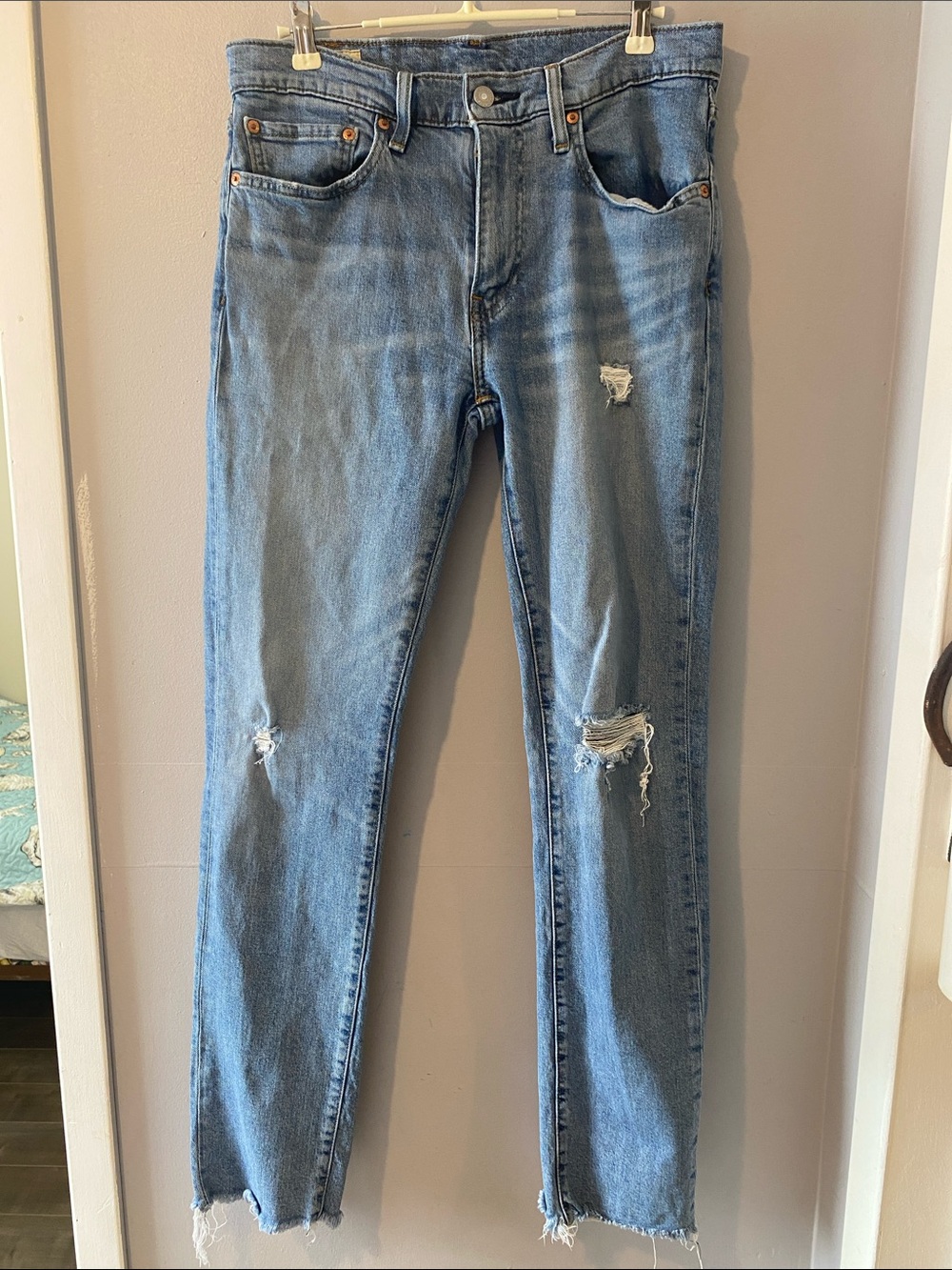 Levis 511 Slim Fit Straight Jeans Men 32 x 32 Blue Denim Distressed Frayed Cuff